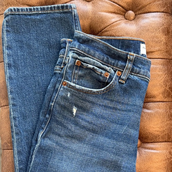 Abercrombie & Fitch Women’s Medium Wash “The Mom” High Rise Jeans - Picture 3 of 6